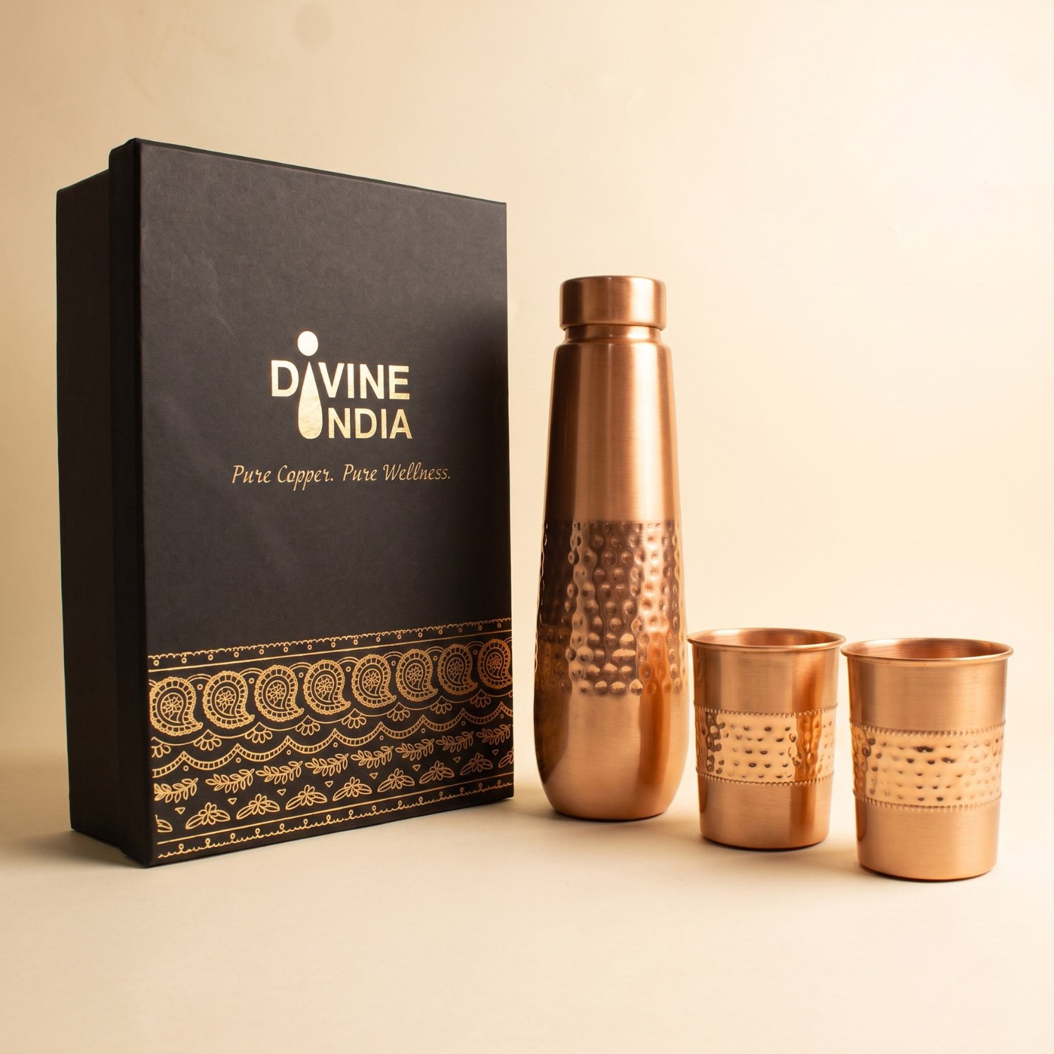 Pure Copper Moksha Dual Hammered Drinking Bottle with 2 Glass Set - Copper Bottle Gift Set - 1L - Image 5